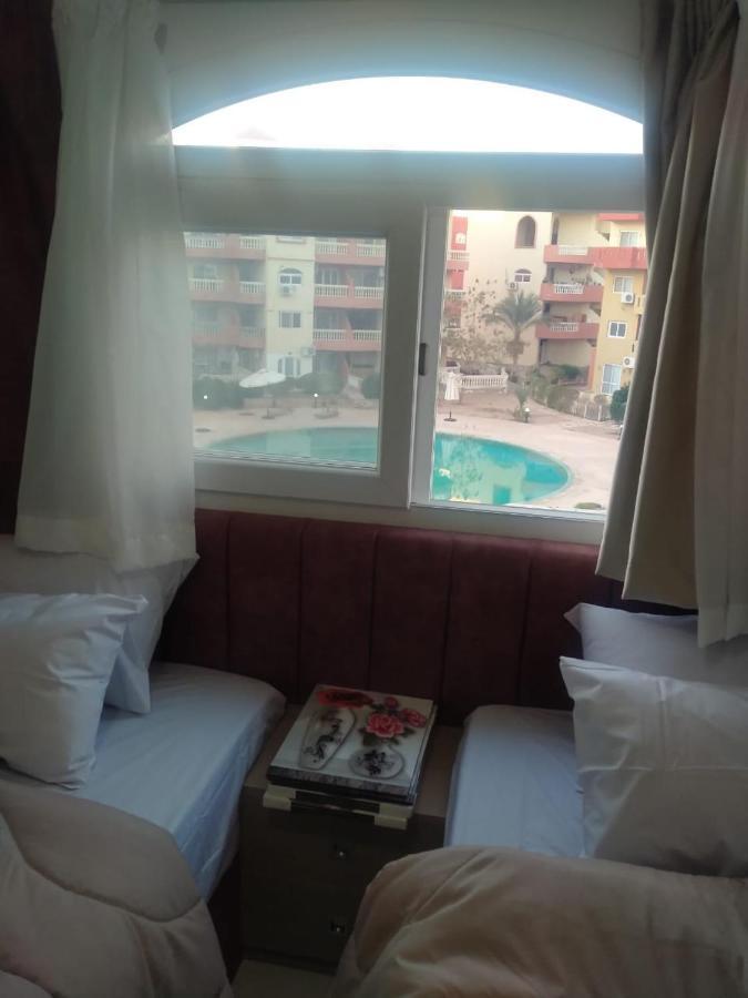 2 Bedroom With Pool View Apartament *